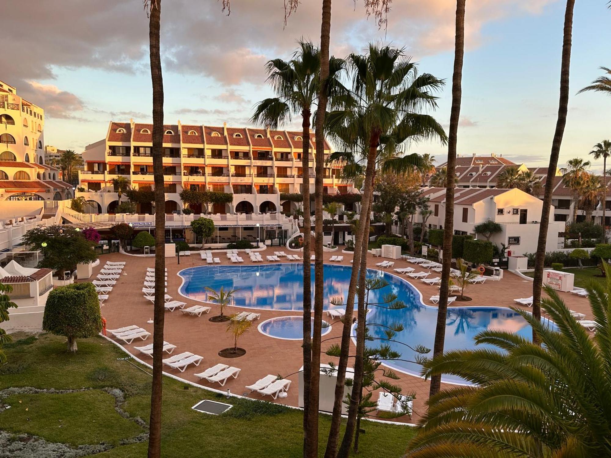 Sunny 2-Bedroom Apartment In Parque Santiago II Playa de las Americas (Tenerife) Exterior foto